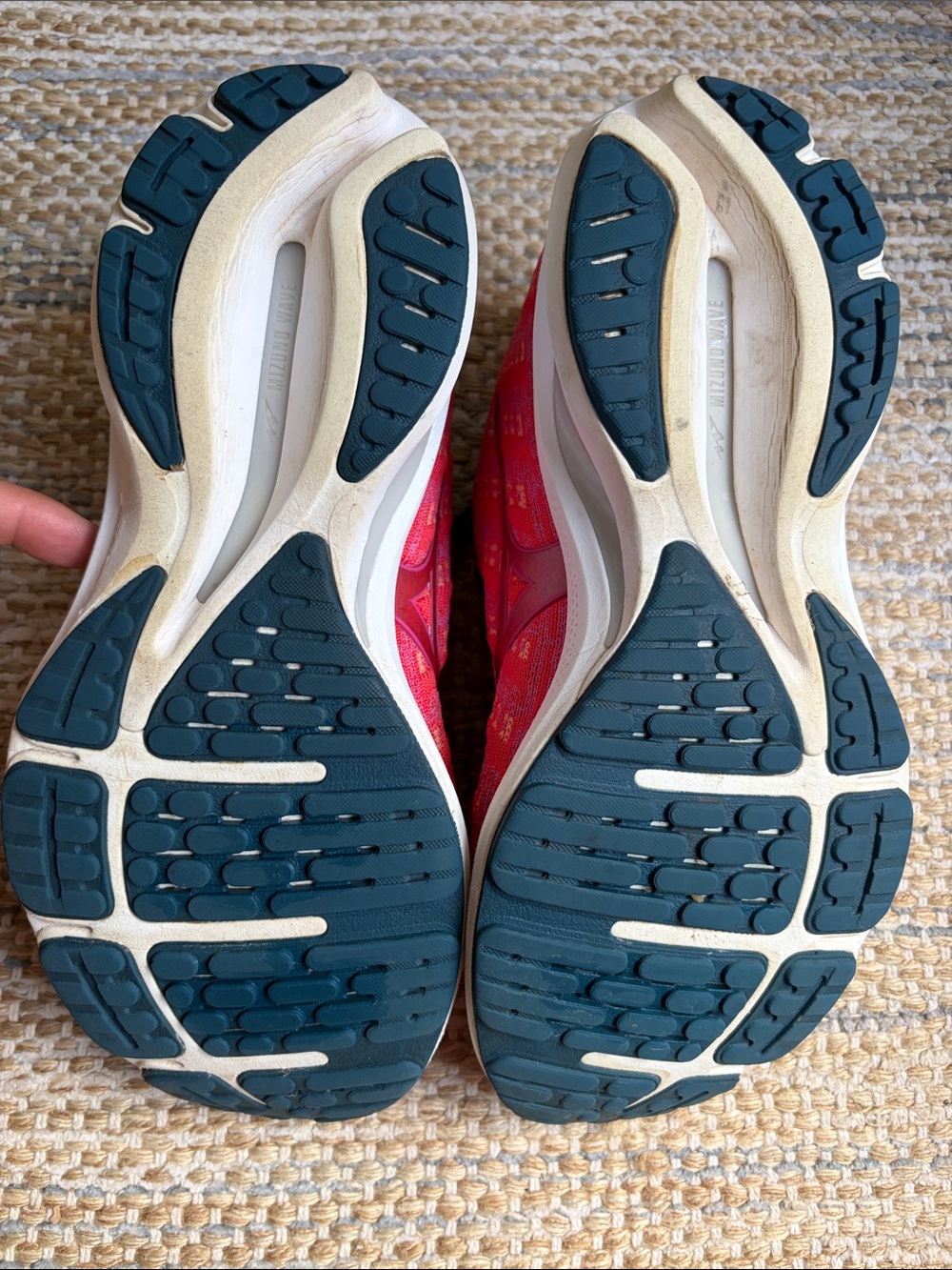 Mizuno Coral Pink Wave Rider 25 Athletic Women’s Sneakers with Navy Accents. Sz8 - Picture 5 of 6